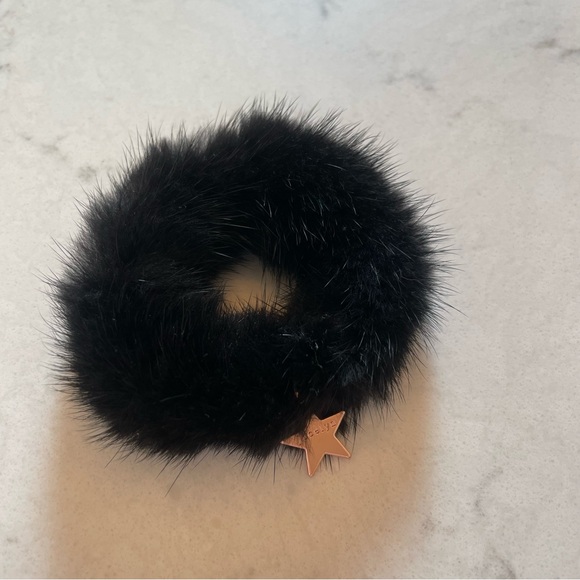 NWOT 🩷 Set of 2 Jocelyn Fur Hair Ties - Picture 6 of 7